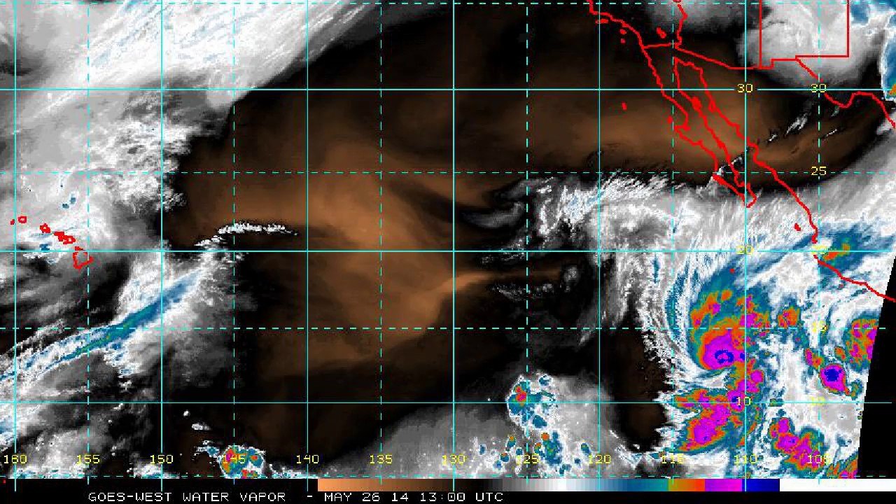 Hurricane Amanda weakening, still strong - Update 2 (May 26, 2014)
