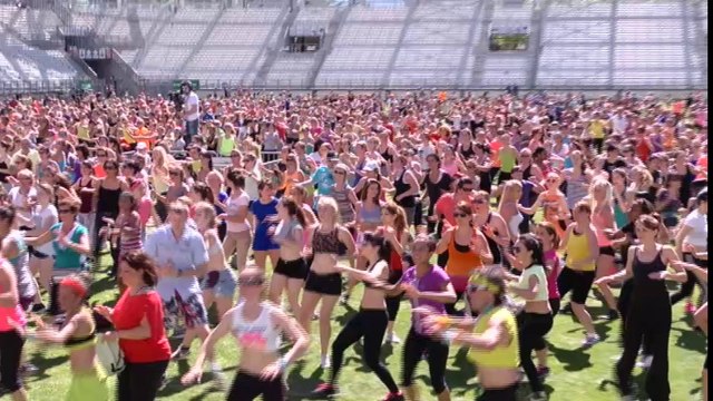 Zumba géante au stade des Alpes