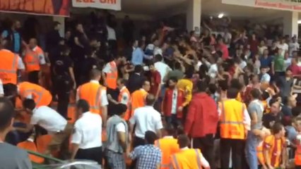 Banvit+Galatasaray+Maçı+Sonrası+Polisin+Aşırı+Güç+Kullanımı-