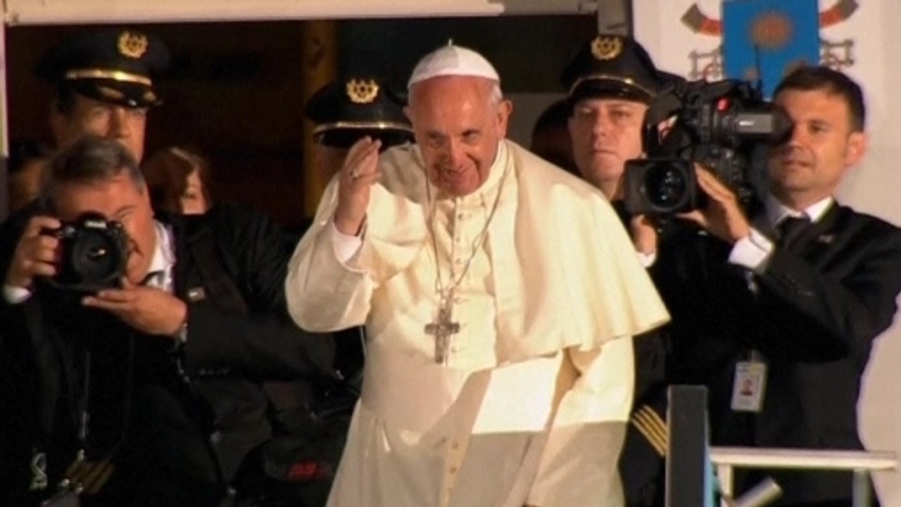 Pope bids farewell to Israel