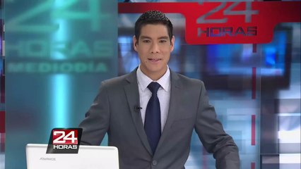 Impactante: mujer resbala en motocicleta y queda atrapada en neumático