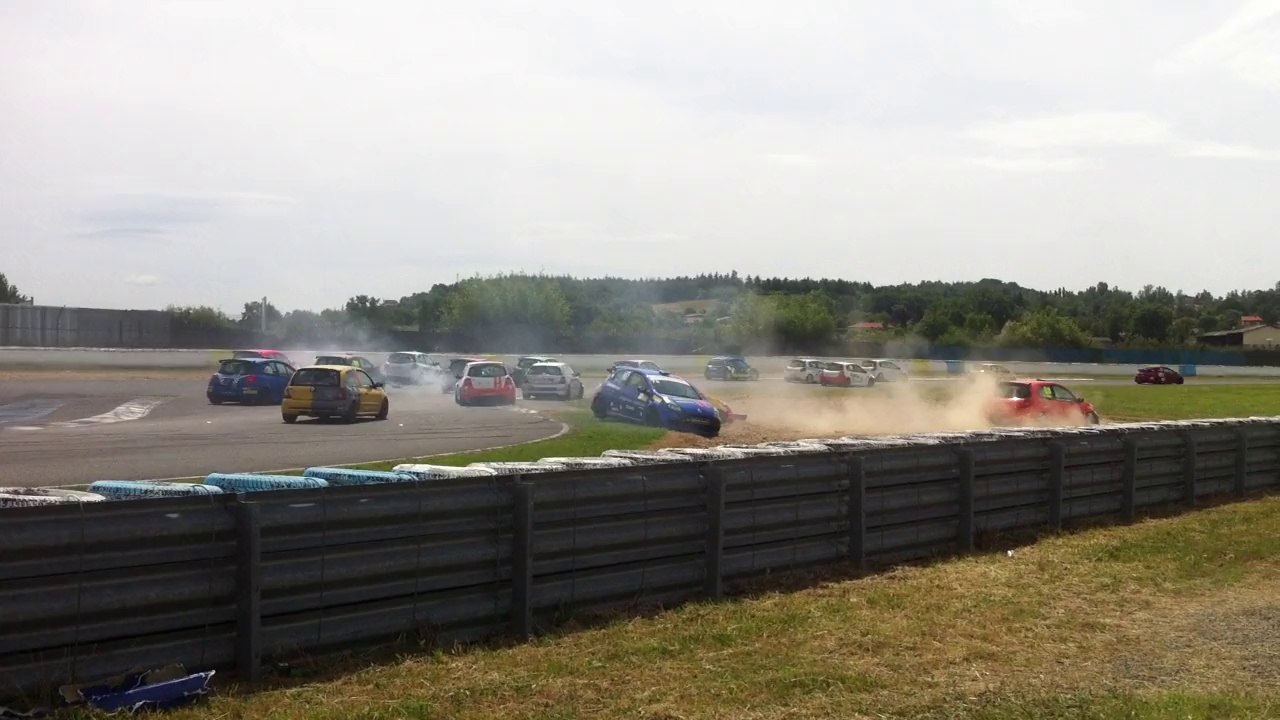 Clio Cup Albi ,1er virage après départ,  Coupe de France des Circuits 2014