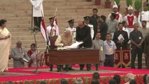 Novo primeiro-ministro toma posse na Índia