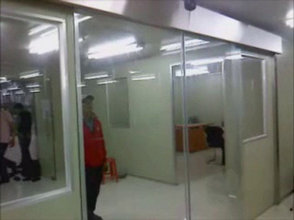 Cửa mắt thần tự động gia cố trong vách panel