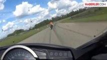Motosiklet Yarışında Akıl Almaz Kaza Kamerada