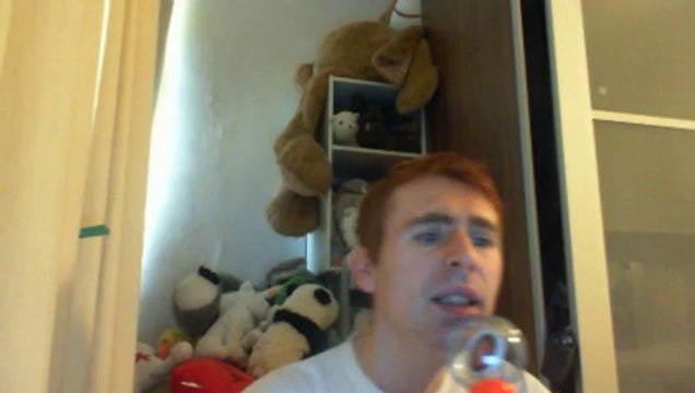 Wiwi égratigne calin de Tanya St Val