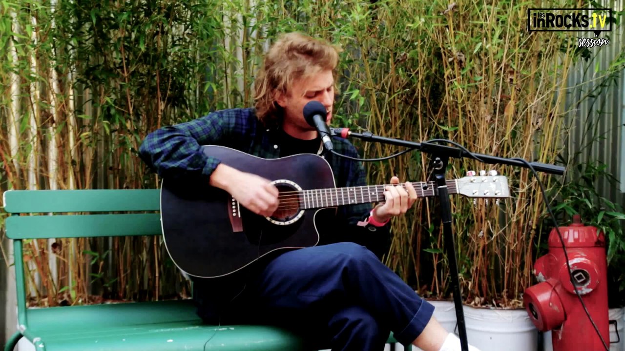 Mac DeMarco  chante  « Salad Days » en acoustique pour les inRocKs