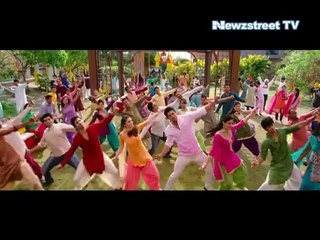 After Arjun, Alia gets cozy with Varun Dhawan