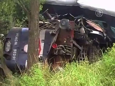 В Индии столкнулись два поезда, более 40 погибших