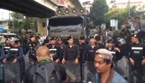 BAD SPEECH from Thai Soldier to people and journalist foreign _ Anti coup in Thailand. - CNN iReport