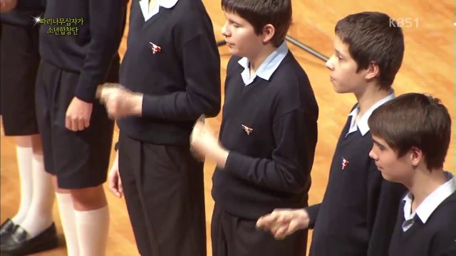 Petits Chanteurs à la Croix de Bois - Siyahamba - COREE 2013