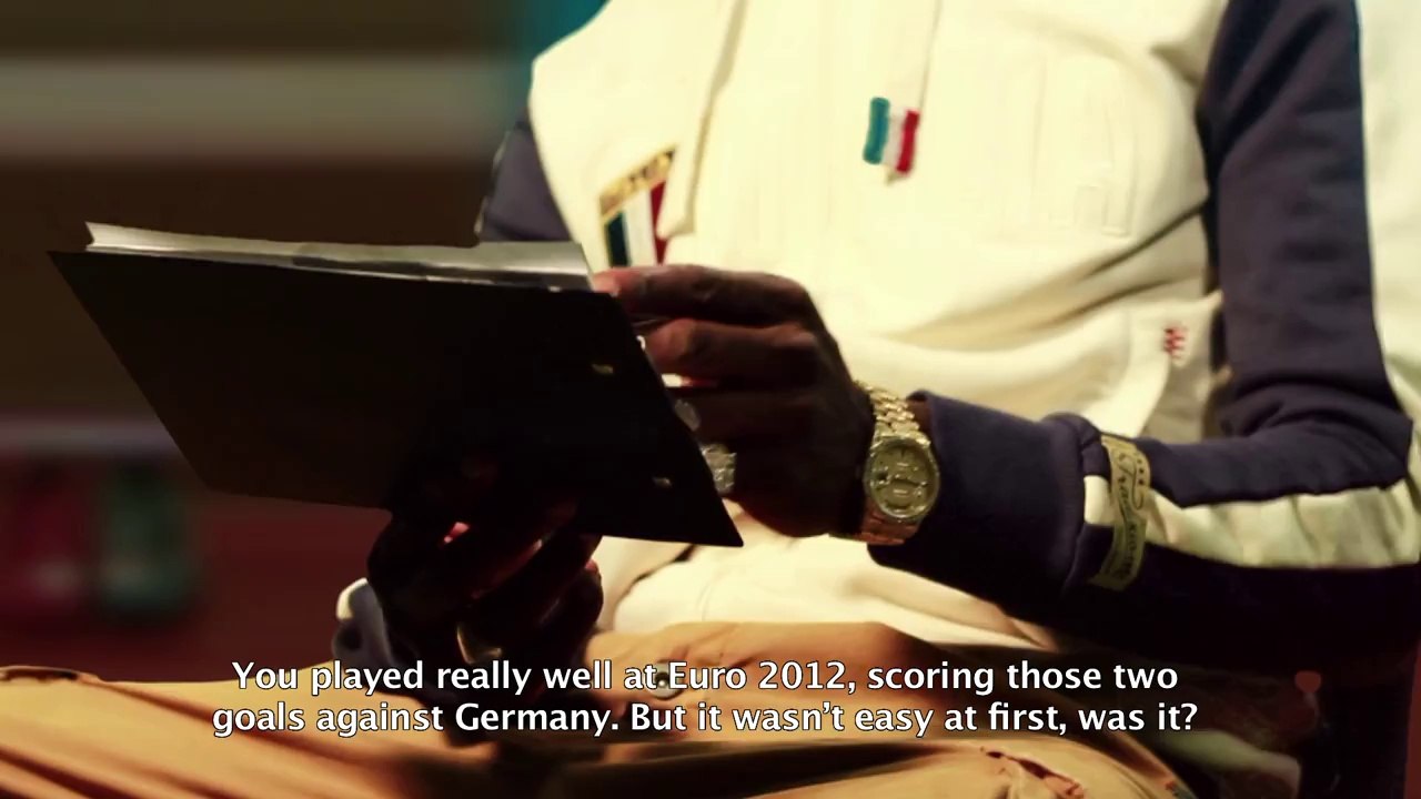 Mario Balotelli entrevista Mario Balotelli