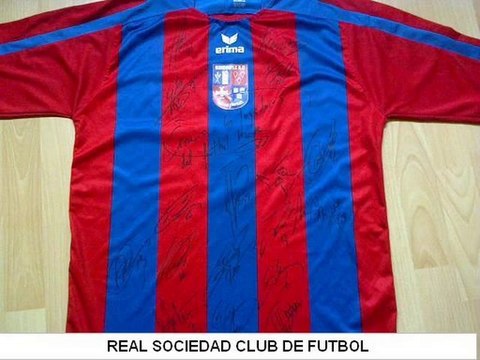 Petite vidéo présentant d'anciens maillots de Bondoufle dédicacés par des Clubs Professionnels. Merci à Fred