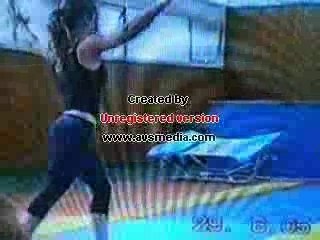 Justine fait de la gymnastique