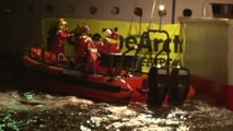 Greenpeace activists board arctic oil drilling rig