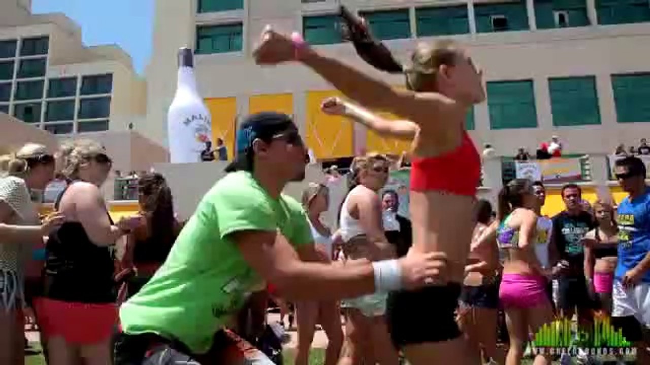 These Cheerleader Tricks Are Insanely Ht And Impressive!