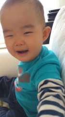 mon fils de 12 mois et une semaine copie sa maman