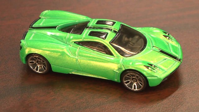 CGR Garage - PAGANI HUAYRA Hot Wheels review