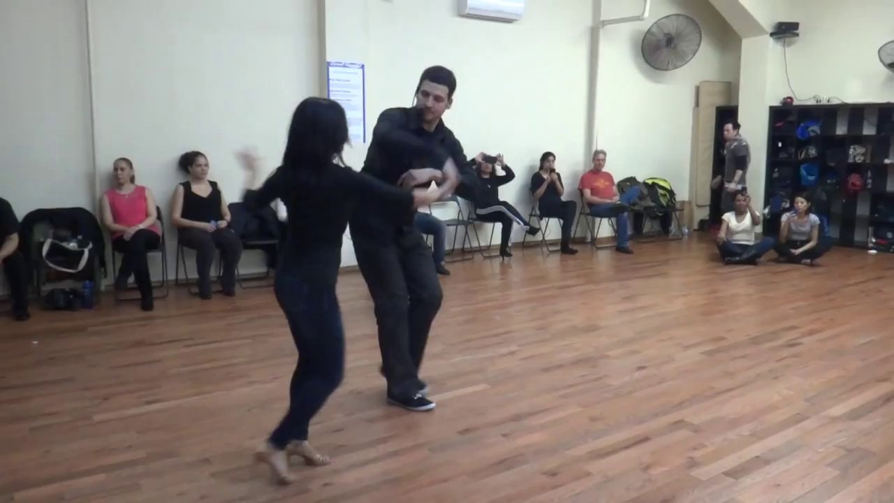 Salsa Lessons in Williamsburg, NY - Nieves Latin Dance Studio