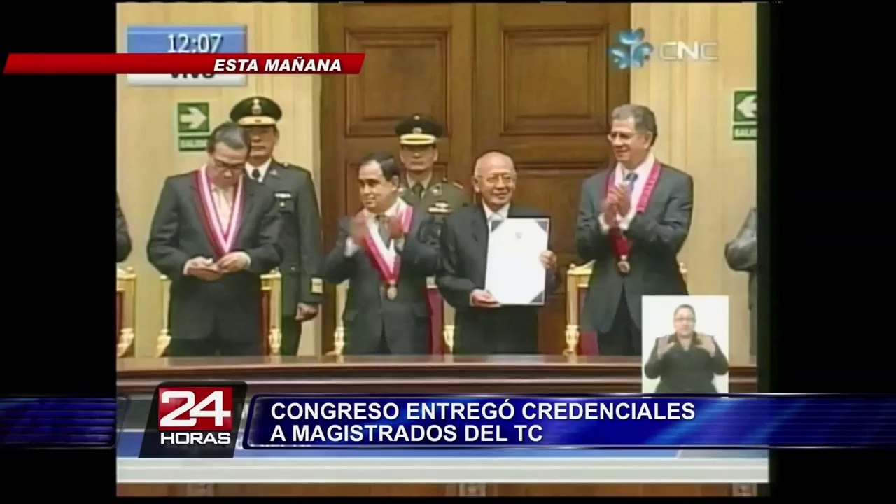 Flamantes magistrados del TC recibieron credenciales por parte del Congreso