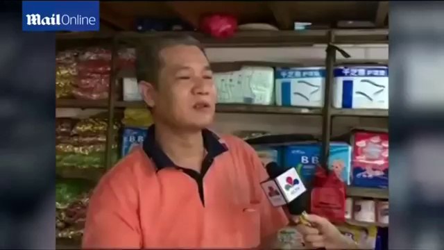 [FULL] Chinese Man Catches One-year-old Baby Fell Two Stories Man Catches Baby Falling From Building