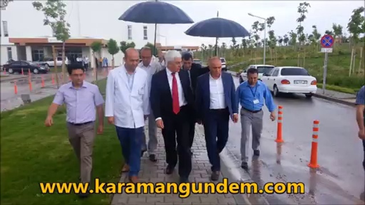 Karaman Devlet Hastanesi aciline giren yağmur suları taşkınlara sebep oldu