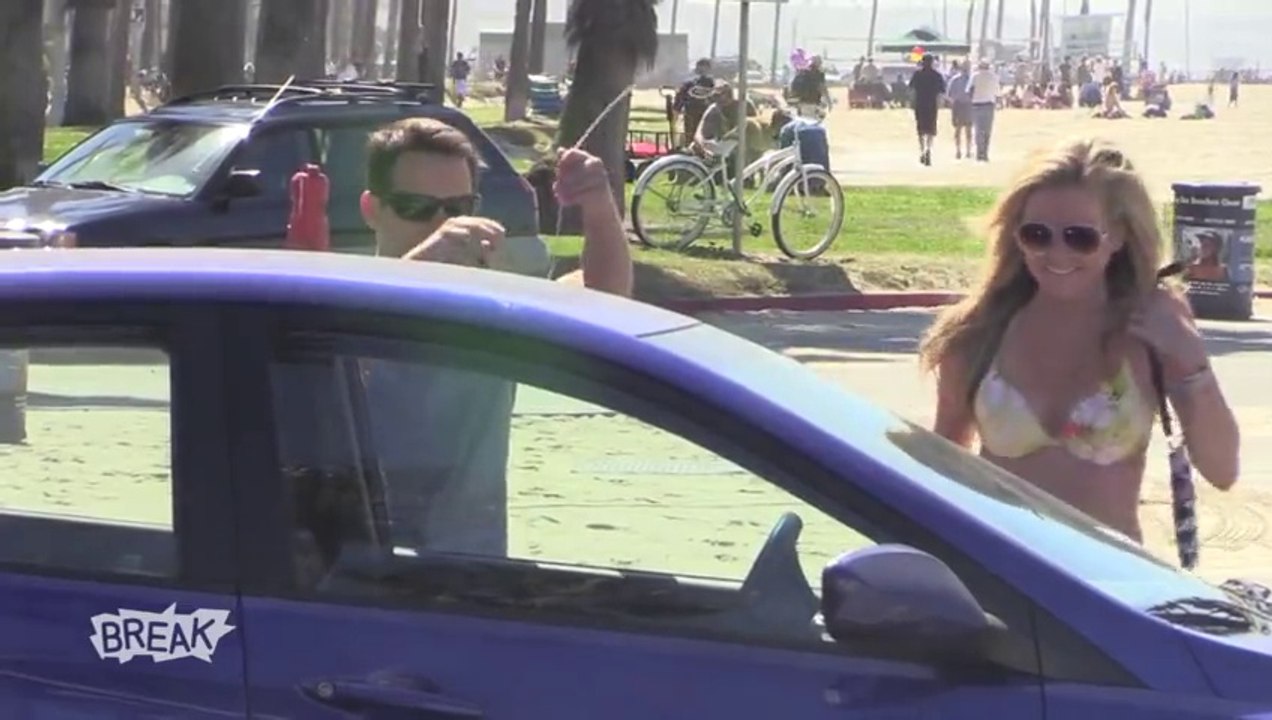 Hot Girl Trying To Steal A Car.. Prank !