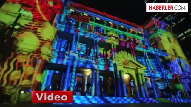 Sydney'deki Işık ve Lazer Gösterisi Büyüledi