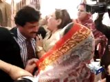 PML-N's Salma Butt slaps PTI MPA Asif Mehmood-28 May 2014