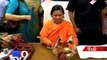 Uma Bharti Defends Smriti Irani asks, 'What's Sonia Gandhi's Qualification' ? - Tv9 Gujarati