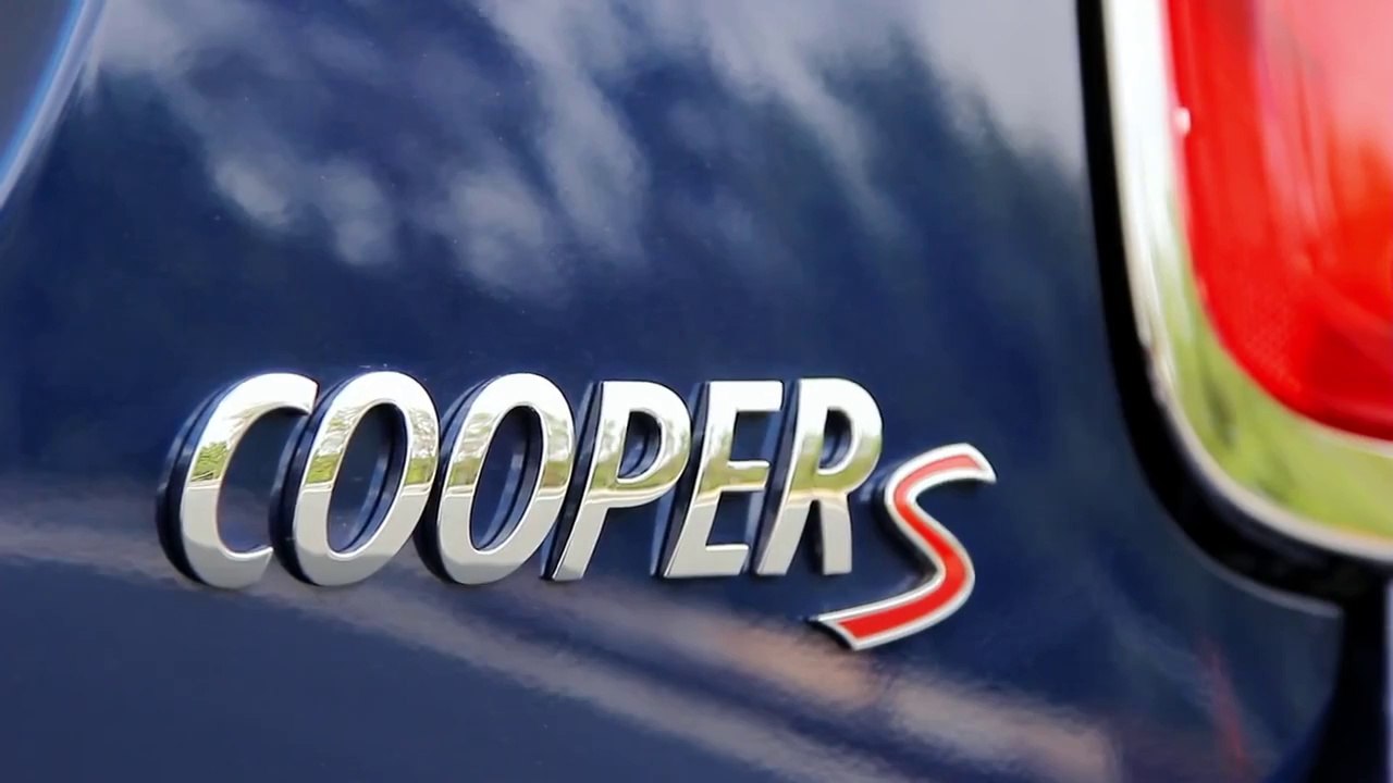 Cascade : Tony Hawk bondit par dessus une Mini lui arrivant dessus