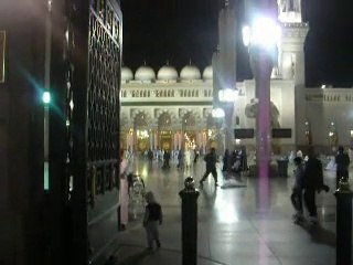 Masjid e Nabvi  مسجدِنَبویؐ باہر صحن سے را ت کا منظر