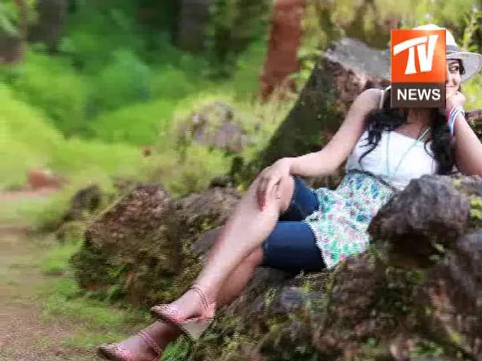 గ్రీన్ సిగ్నల్ మూవీ హీరోయిన్  మనాలి హాట్ స్టిల్స్   | Green Signal Movie Heroin Manali Hot Stills