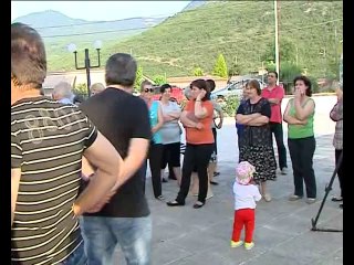 Διαμαρτύρονται για να μην μετατεθεί ο ιερέας του χωριού τους