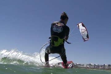 Télécharger la video: Naish Kiteboarding presents GO BIG OR GO HOME - Kitesurf