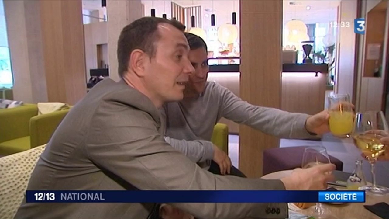 Un an après, les premiers mariés homosexuels célèbrent leurs noces de coton