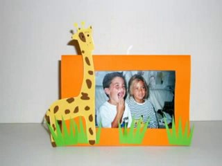 Cadre photo décoré d'une girafe en carton
