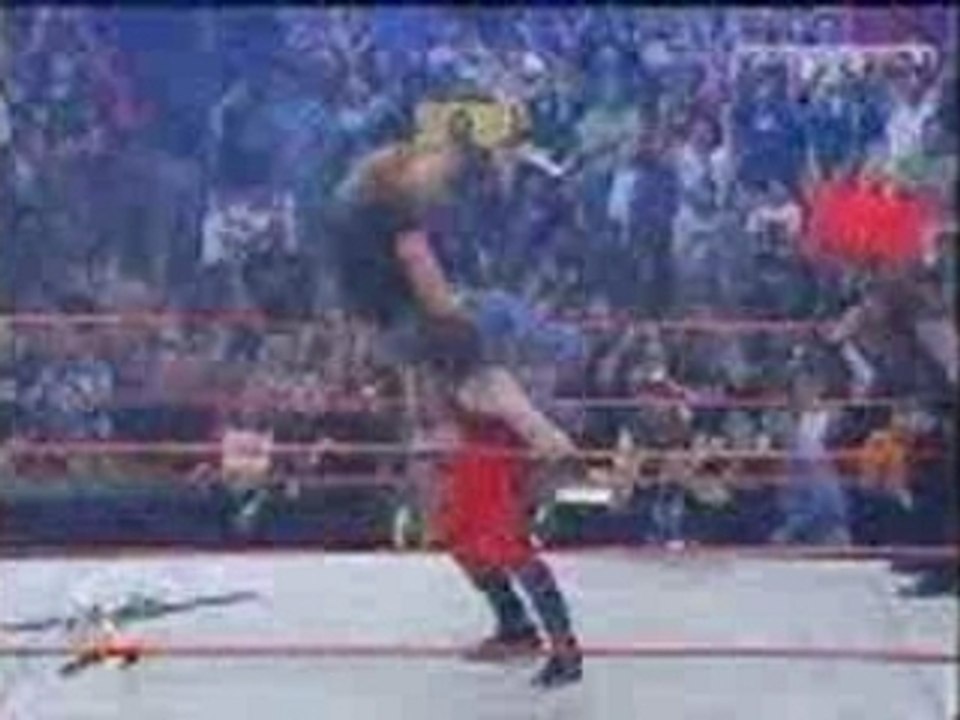 WWF-WWE- Kane Returns (Saves Undertaker