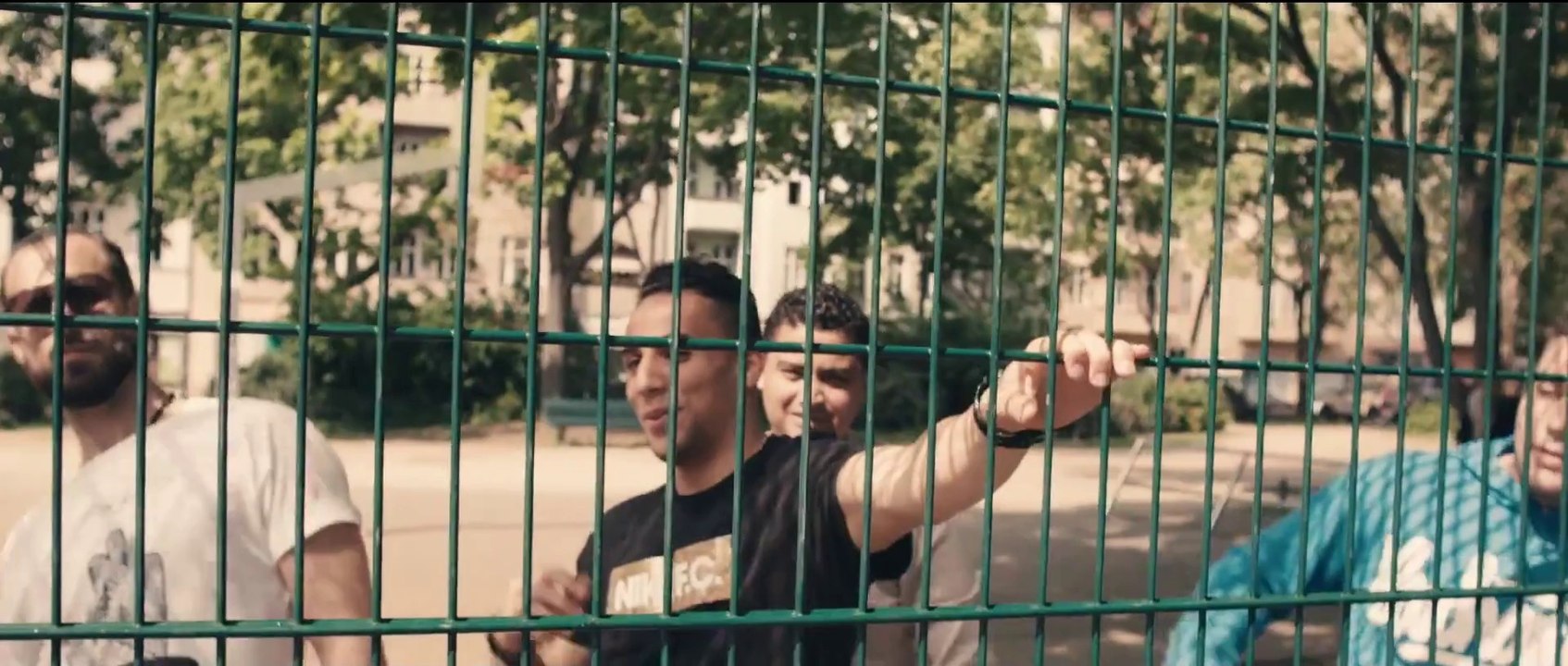 Sido, Cro, MoTrip, Celo & Abdi, Prinz Pi, Afrob, Olli Banjo, Bartek, Teesy & Megaloh - Riskier Alles