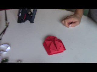 Pliage d'une serviette de table en jabot