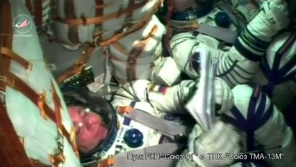 Foguete Soyuz leva tripulação internacional para a ISS