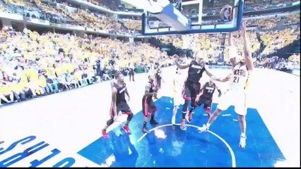 Lance Stephenson s’incrute dans une discussion du Heat en plein match