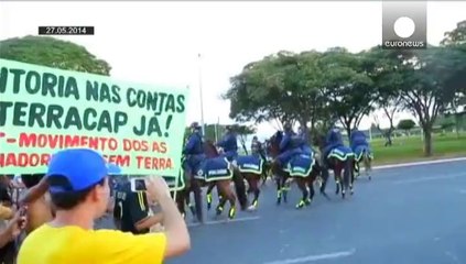 Download Video: Les grandes villes du Brésil paralysées par une grève à 15 jours de la Coupe du monde