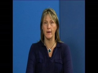 PEÇ Maria Àngels Pujals botiga al carrer