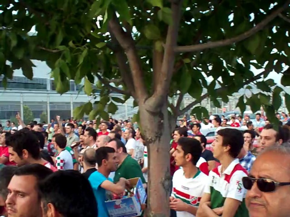 Karşıyaka Fenerbahçe Yarı Final Arena Önü