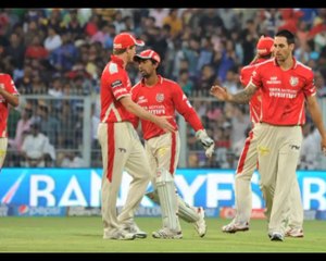 IPL 7 SRK hugged Preity Zinta on field
