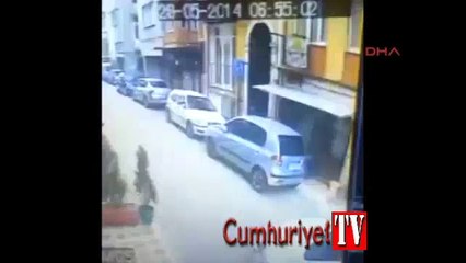 Beyoğlu'nda kapkaç anı böyle görüntülendi