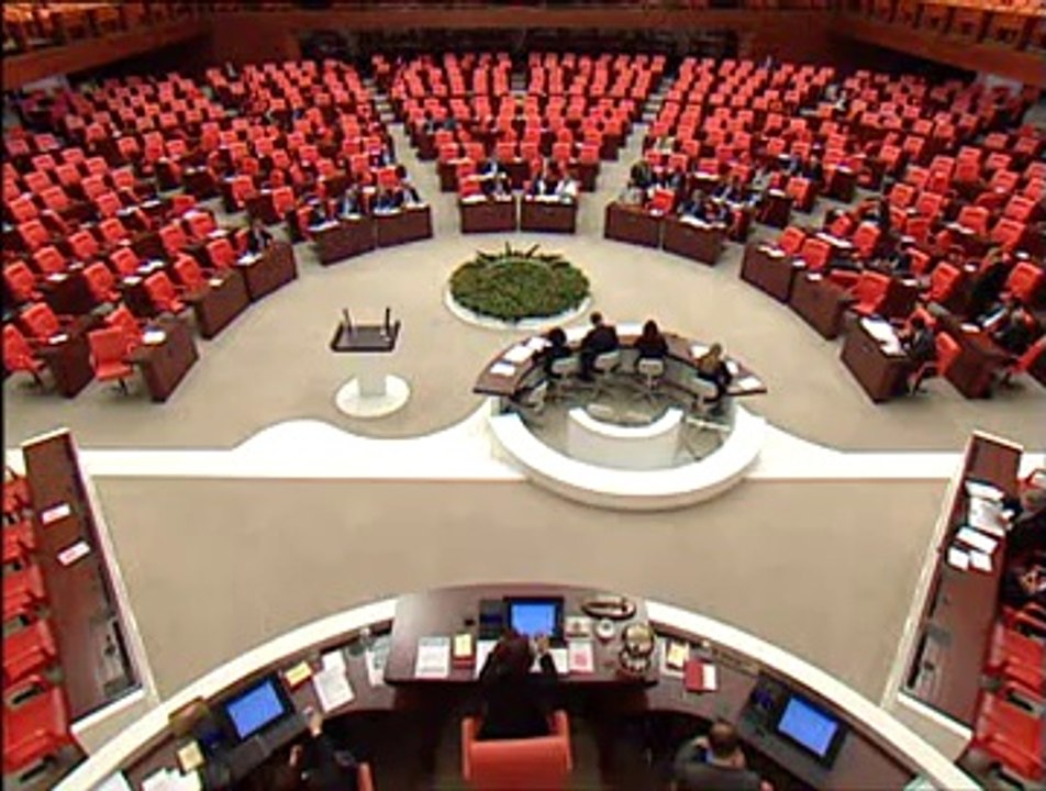 ATICI: TRT 3 Meclis TV'de özeillikle CHP önergeleri görüşülürken ses ve görüntü problemi yaşanıyor!