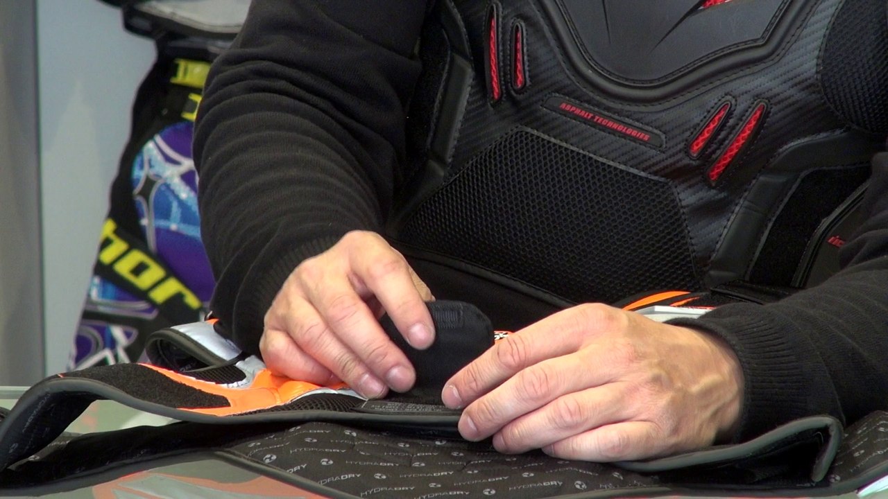 MOTOSELLA - ICON VEST STRYKER KORUMA 2 - ALTIN ELBİSELİ ADAM