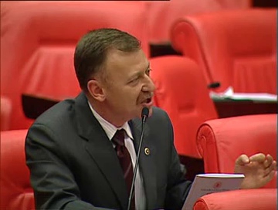 Atıcı: Hükümet sağlıktaki gelişmeleri, sağlık çalışanlarına haksızlık ederek son 12 yıla sığdırmaya çalışıyor.